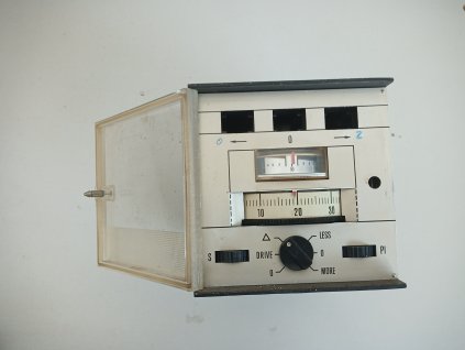 Elektronický regulátor ZPA TRS 411 30 0- 100°C na ND