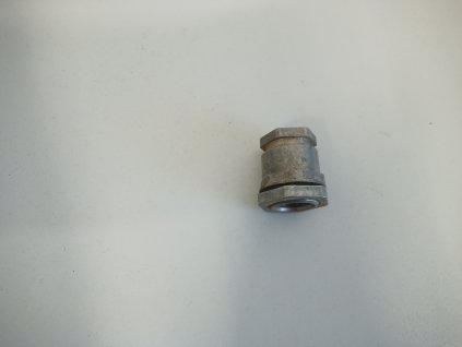 Stará hliníková kabelová vývodka průchodka