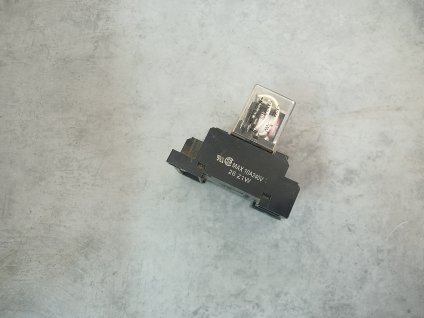 Zásuvné relé / elektromagnetické průmyslové relé Omron LY4 24VDC + patice