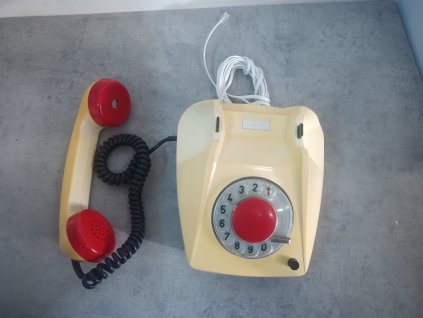 Retro pevný telefon - starý stolní vytáčení TESLA - Stropkov BS10 4FP 120 27