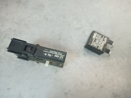 Fuji Electric Přepěťová ochrana SZ-Z2 a Mechanické blokování SZ-RM