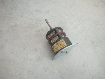 Spínač vačkový přepínač SEZ S25V 01 - 25A délka osy 53mm