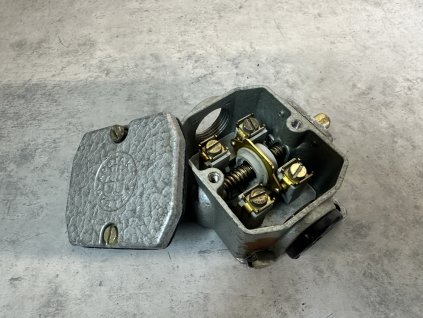 KONTAKT SYSTEM GWU 1 – Koncový spínač