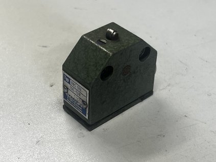 Balluff BNS 519‑100‑1UR – Poziční (limitní) spínač / poziční senzor