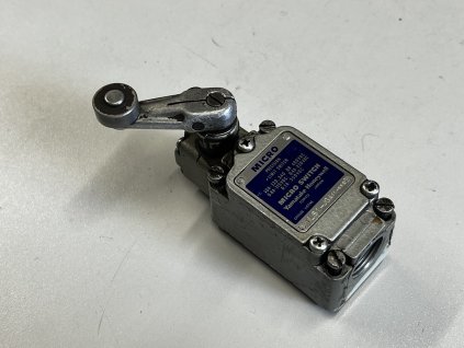 Yamatake Honeywell 1LS1-JGA – Mikrospínač / koncový spínač