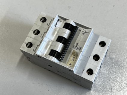 SIEMENS 5SX2 G20A - trojpólový modulární jistič