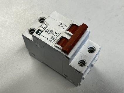 LG INDUSTRIAL SYSTEM – Jistič (MCB), typ E1 C1, dvoupólový (2P)