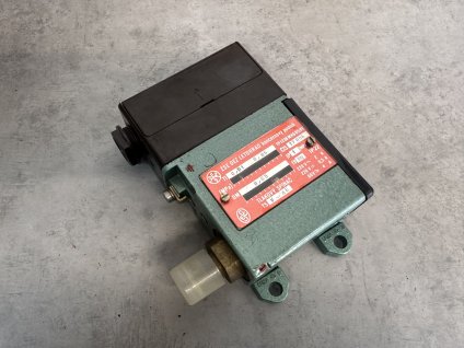 Tlakový spínač ZSE OEZ TSV-4E 0,01-0,05 MPa