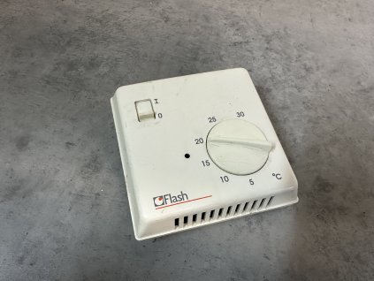Bimetalový nástěnný termostat 1 normálně sepnutý kontakt 10A 230V 3 vodiče