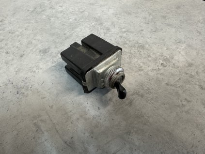 Starý retro vypínač přepínač spínač světlometů (2 polohy) značky Fiat