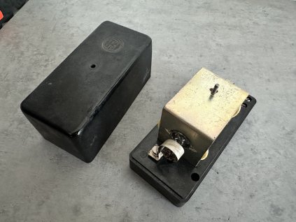 Staré relé MRA 15.2 220V 50Hz
