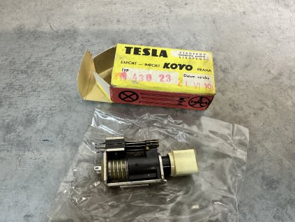 Signalizační - prosvětlené tlačítko TESLA Stropkov 4FJ 43023