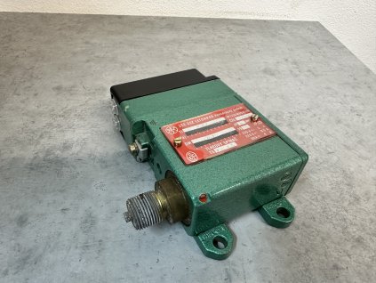 Tlakový spínač ZSE OEZ TSV-4C 0,07 MPa