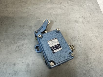 Polohový - koncový spínač Schmersal TK 441-11Y  380V / 15A 1NO/NC