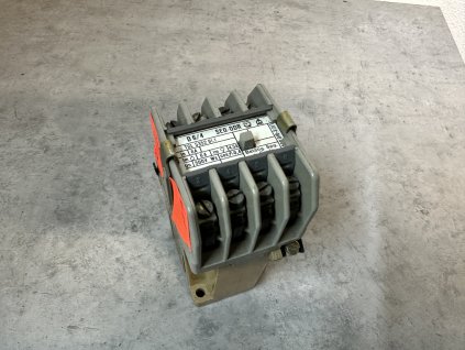 DDR ESGO VEB D6/4 a D6/8 - TGL 5352 vzduchový stykač BI.1 6A cívka 220V 50Hz