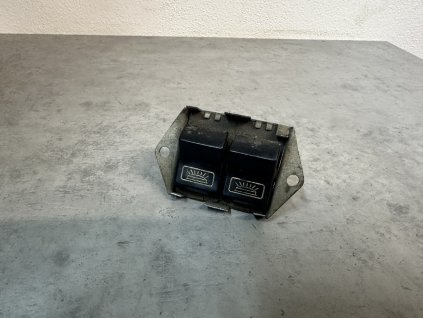 Originál retro 2x vypínač osvětlení PAL 12V 10A Škoda Octavia, 1200 atd.