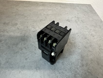 Pomocný stykač (relé) Siemens 3TA60 22 16A 2NO 2NC cívka 220V 50Hz