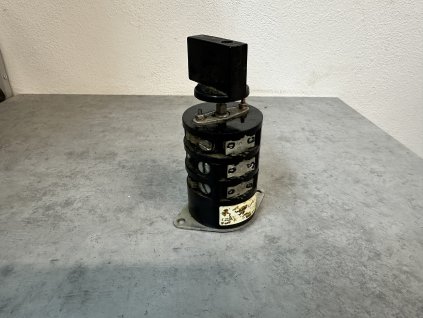 Spínač vačkový přepínač SEZ S25V  - 25A přepínač II-0-I