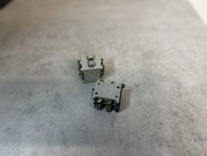 Blok pomocný kontakt - kontaktní spínač DDR TGL33573, 6A, 380VAC 2NO+2NC