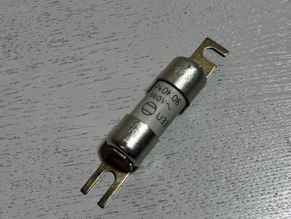 Pojistková vložka pro jištění polovodičů P40K06 16A, 660 V AC – ultrarychlá (SR)