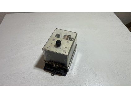 Časové relé TD1 220V AC