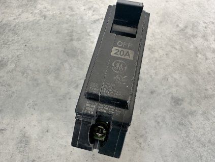 1F jednofázový jistič GE General Electric typ THQL 0030652 20A