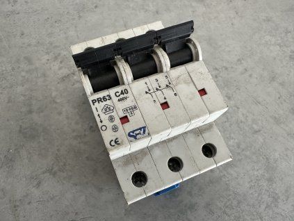 3F třífázový jistič SEZ PR63  C40 400 V 40A