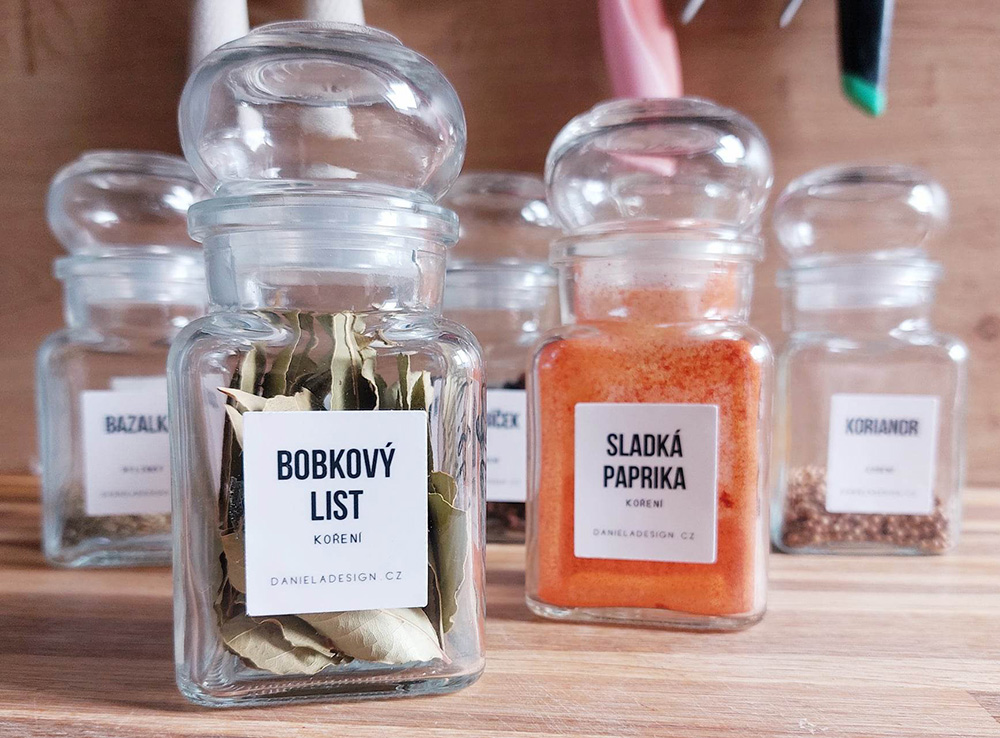 Samolepky s vlastním textem pro krásnější domácnost