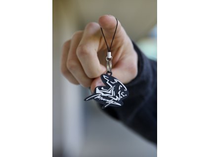 Přívěšek Černý – Mandys logo (bílé)