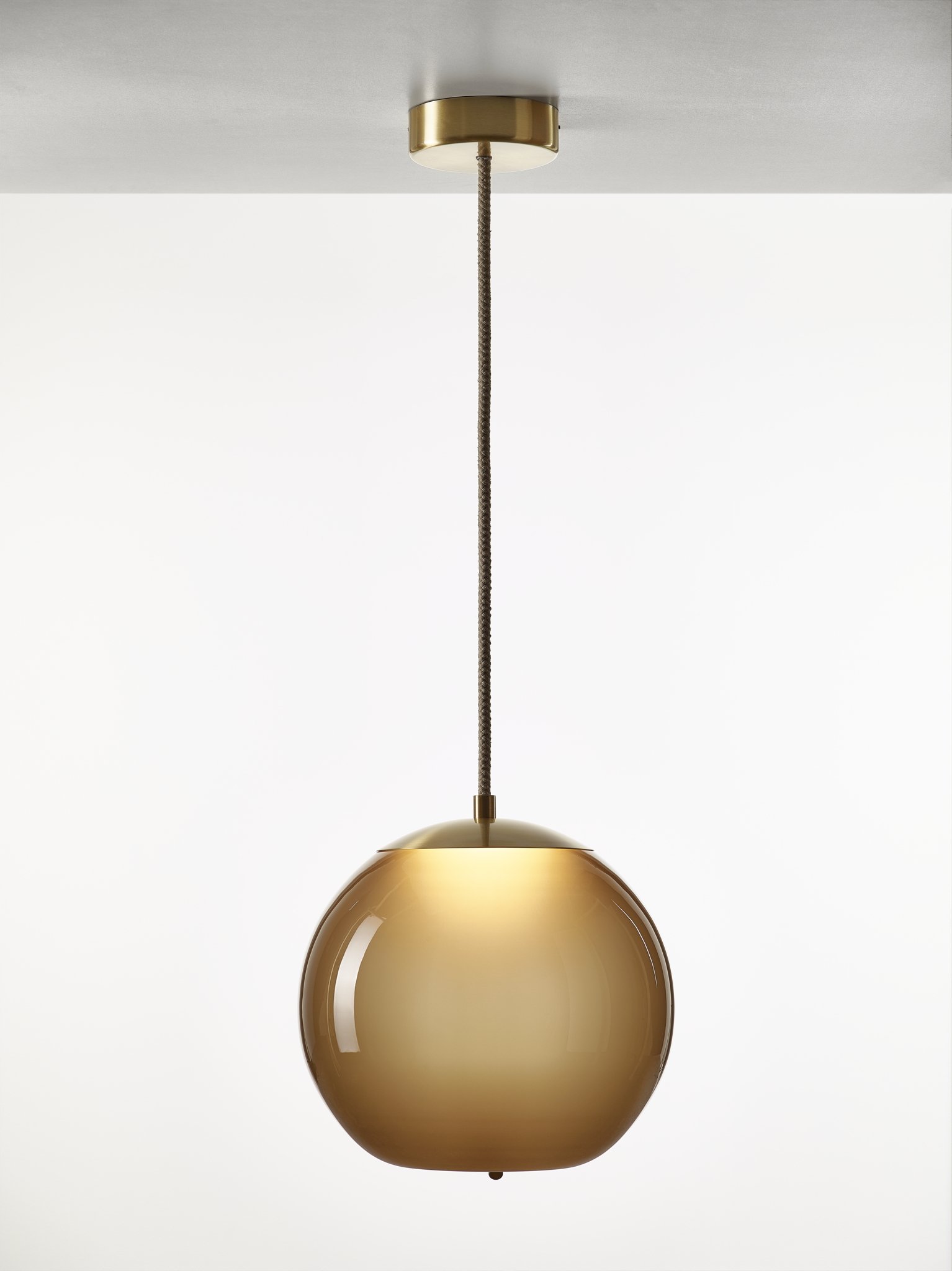 Levně Brokis Designové LED závěsné svítidlo Knot Sfera PC1016 Barva skla: Hnědá kouřová - transparentní sklo, Povrchová úprava baldachýnu: Broušená měď lak, Povrch reflektoru: Broušená bronz lak