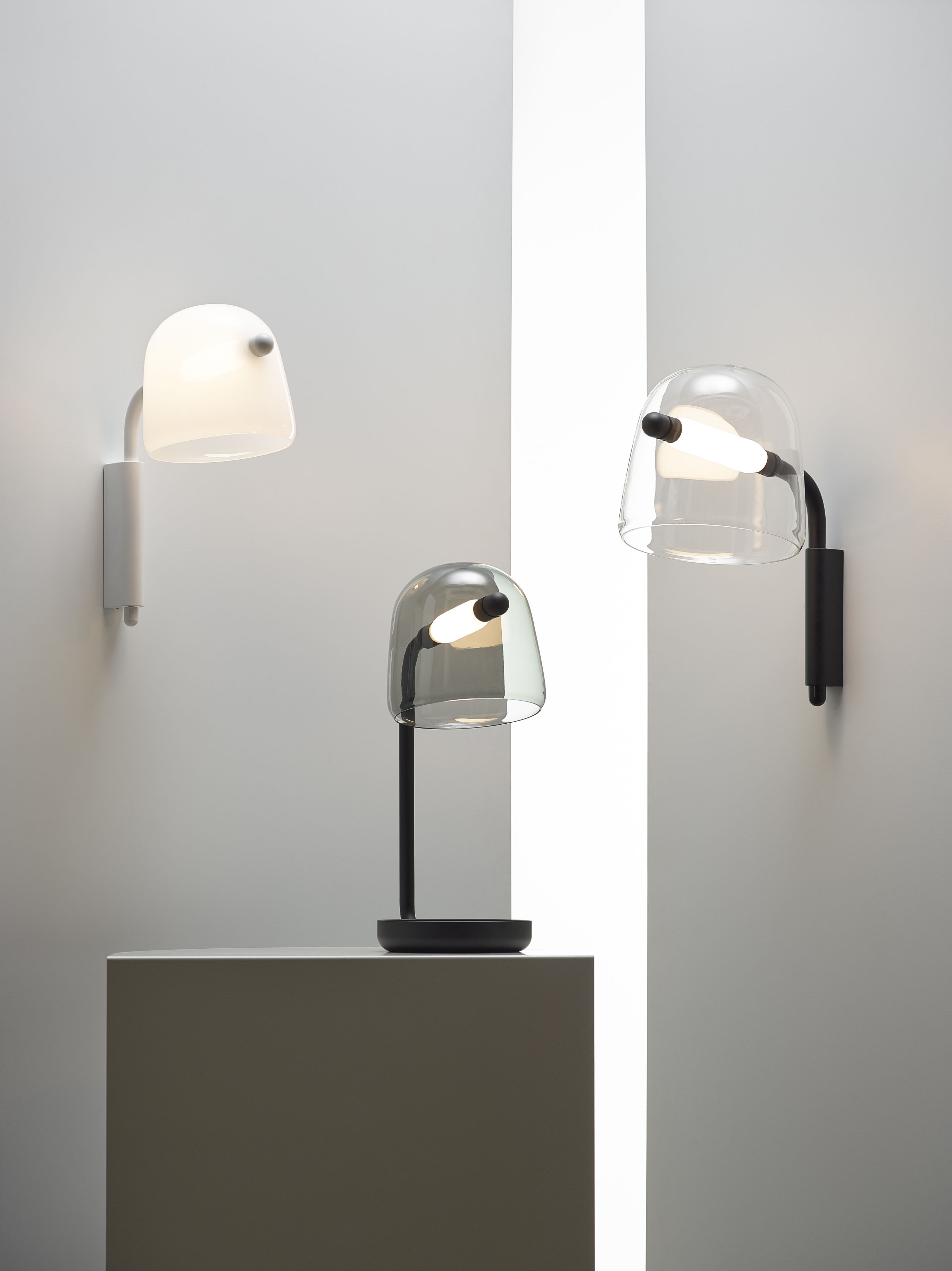 Levně Nástěnná LED lampa Brokis Mona small Wall PC969, 5000K Povrch Montury: kov - černý matný komaxit, Barva skla: Černá - transparentní sklo, Povrch baldachýnu: kov - černý matný komaxit