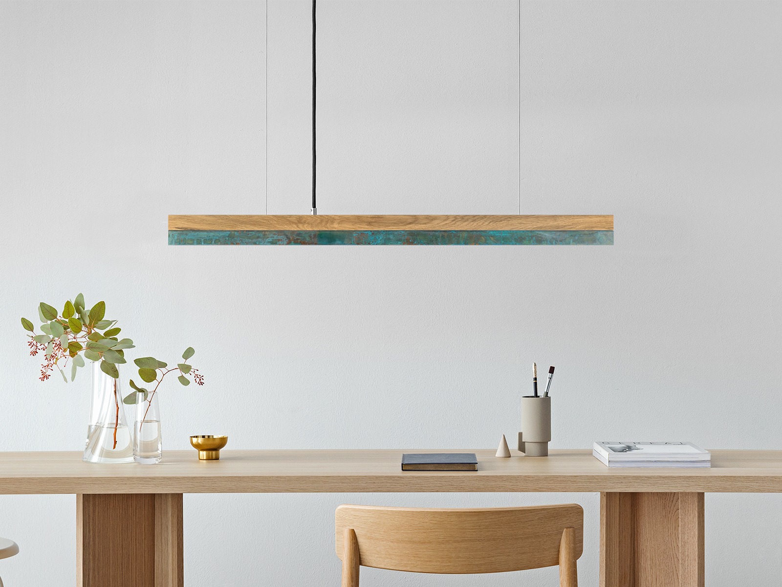 Levně Lineární svítidlo Gant C2 4000K, d. 92cm, oxidovaná měď Barva el. vedení: Světle šedá, Povrch - materiál: Dubové dřevo, Délka kabelu: 1,8 m