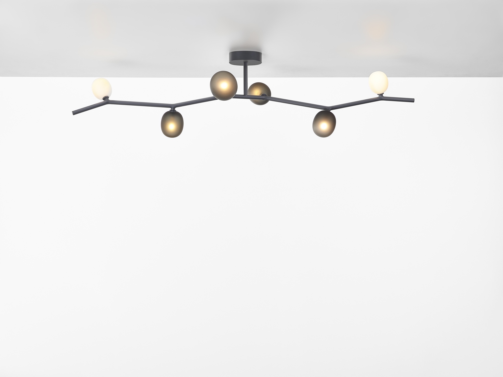 Levně Brokis Luxusní stropní svítidlo Ivy PC1227 Ceiling 6, 152,1 cm Barva skla: Šedá kouřová - transparentní sklo, Stmívání: DIM CASAMBI CBU-PWM4 (CEDV2854)