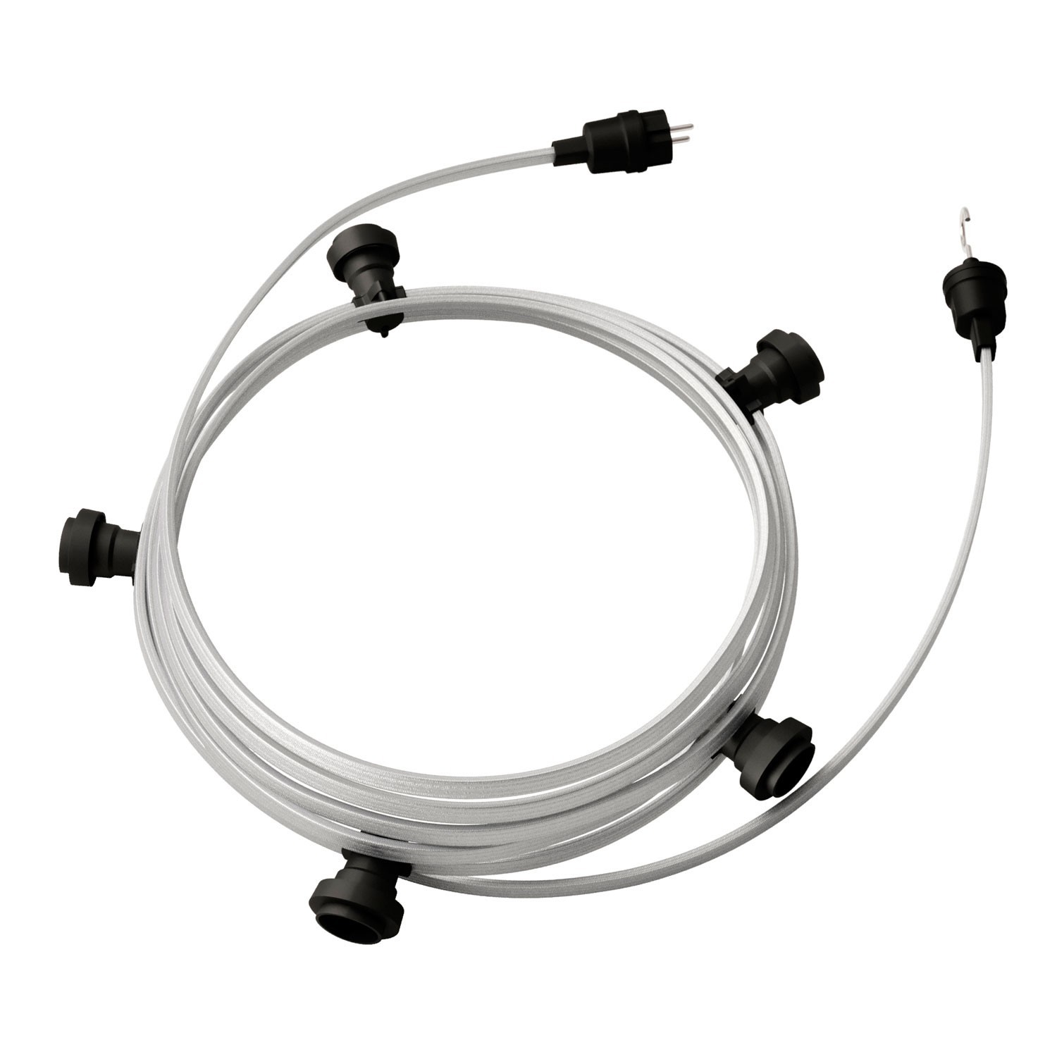 creative cables Hotový světelný řetěz LUMET 7,5 m je sestavený z 5 černých objímek, háčku a zástrčky Barva kabelu: Stříbrná - CM02