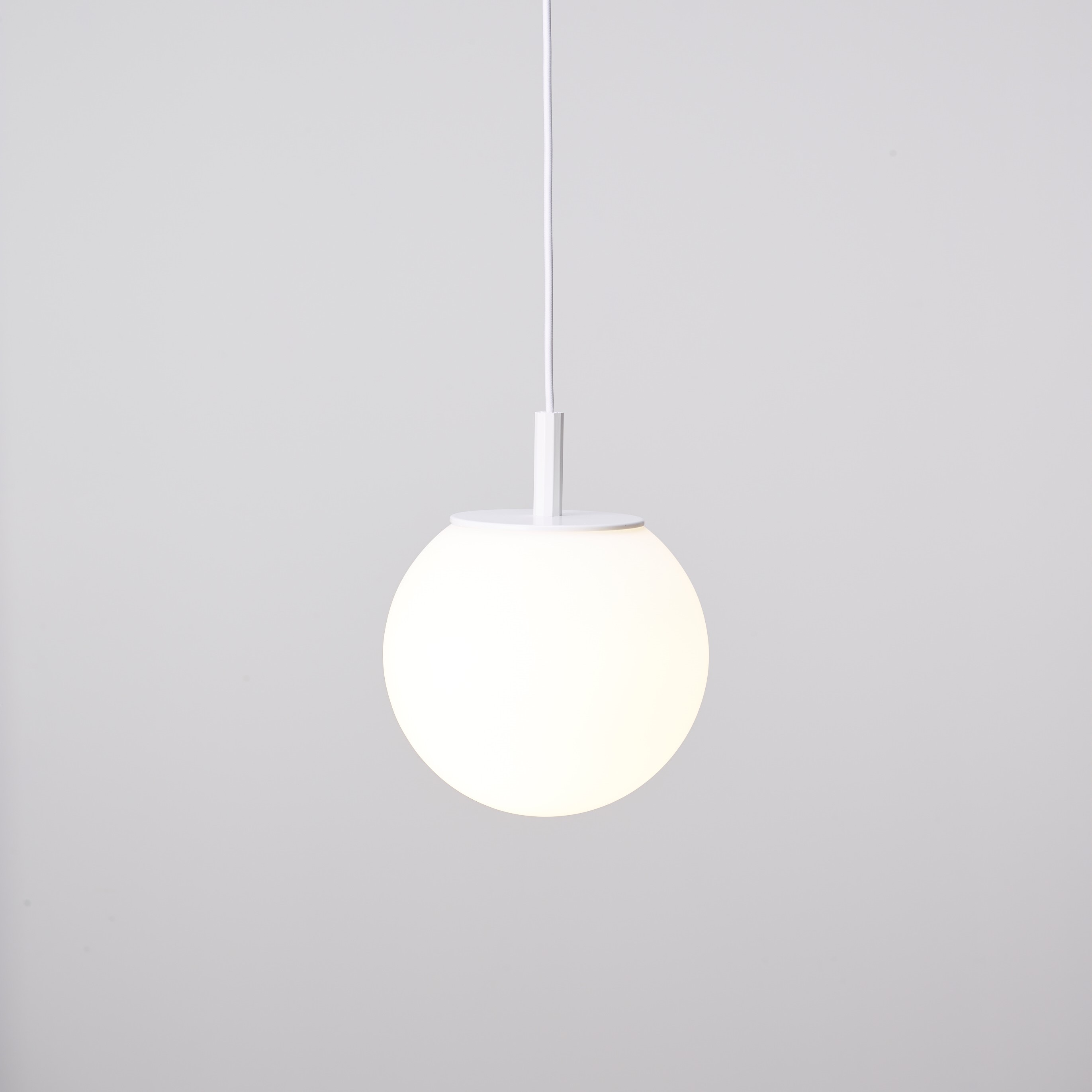Levně Brokis Designové závěsné svítidlo Sfera PC1169 Ø25cm Povrch Montury: broušený hliník lakovaný (CCS2841), Barva el. vedení: textilní kabel - bílý (CECL521), Baldachýn: broušený hliník lakovaný (CCSC2843)