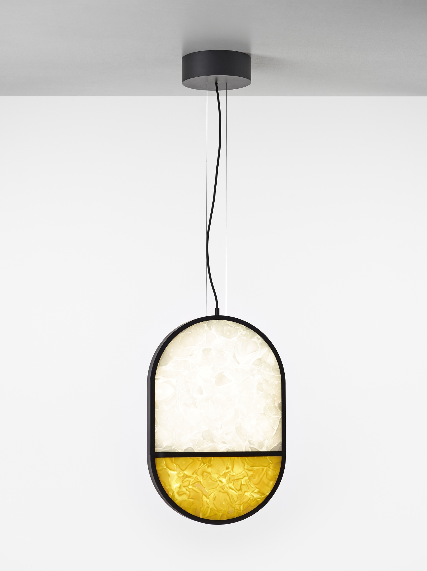 Levně Brokis Designové závěsné svítidlo Geometric Oval Full Bottom PC1143 Barva spodní části skla: amber - triplex opál BROKISGLASS (CGGB2800), Povrchová úprava skla: lesklý povrch (lícová strana) (CGSU2736), Barva horní části skla: amber - triplex opál BROKISG
