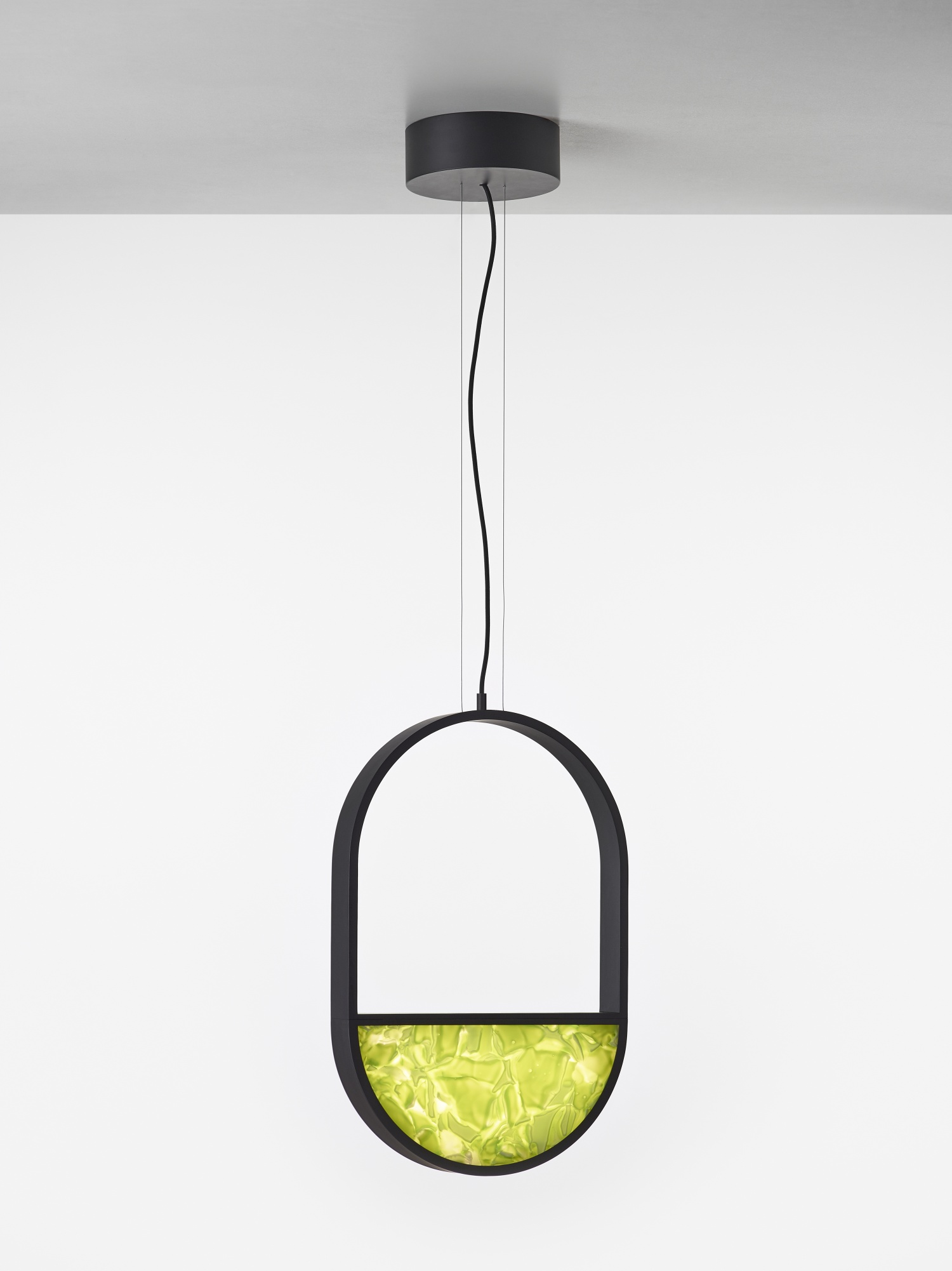Levně Brokis Designové závěsné svítidlo Geometric OVAL 1/3 Bottom PC1145 Barva spodní části skla: amber - triplex opál BROKISGLASS (CGGB2800), Povrchová úprava skla: lesklý povrch (lícová strana) (CGSU2736)