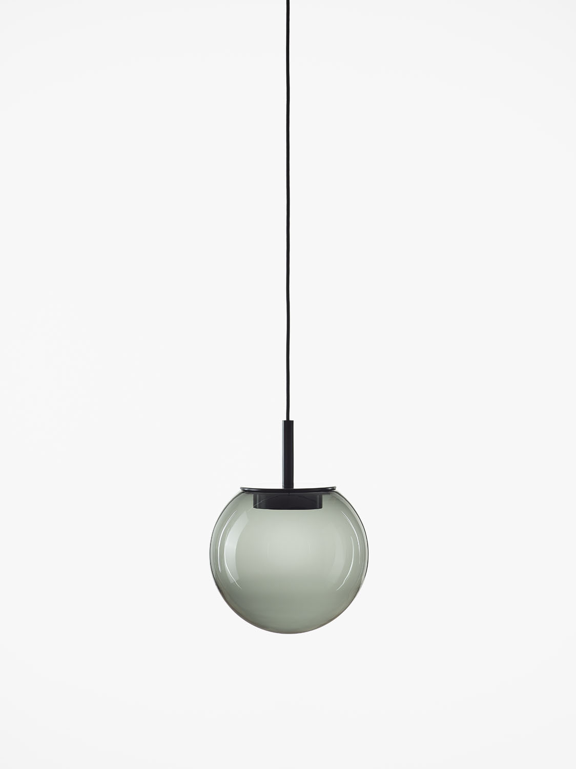 Levně Designová závěsné svítidlo Brokis Orbis PC1290, ø 30cm Povrch Montury: kov - černý matný komaxit (CCS846), Barva skla: světle růžová - transparentní sklo (CGC46), Povrchová úprava baldachýnu: kov - černý matný komaxit (CCSC619)