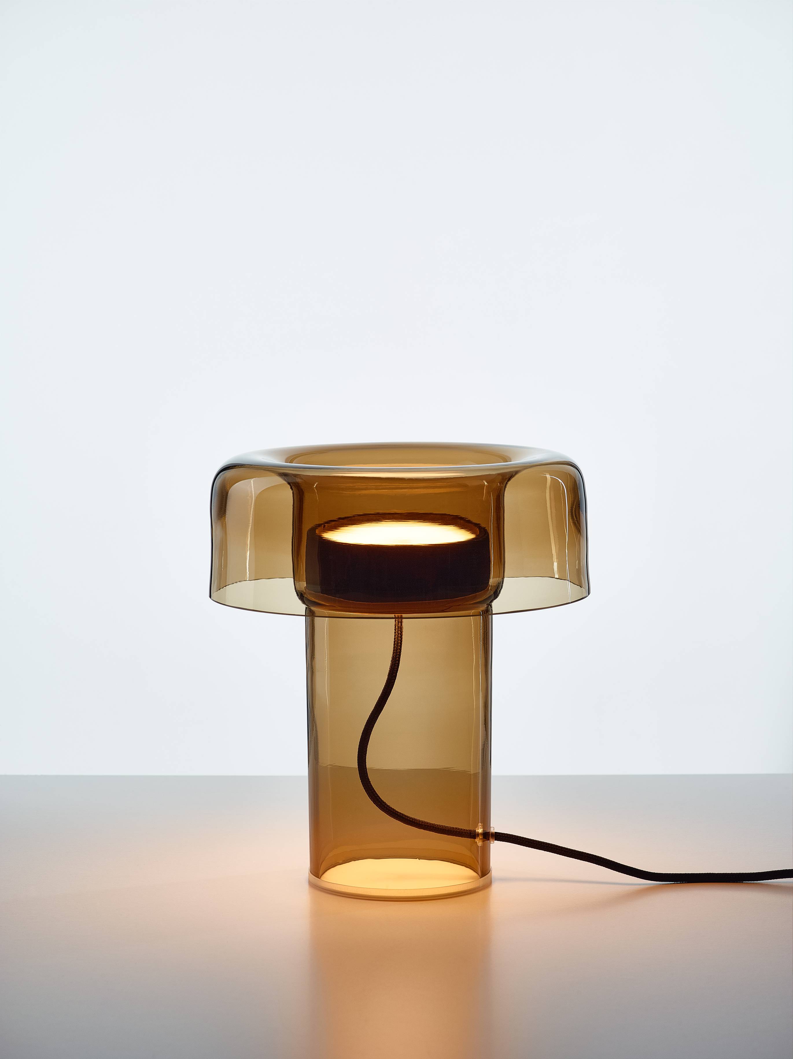Designová LED stolní lampa Brokis Spectra PC1372 Povrch Montury: Černý elox, Barva skla: Transparentní sklo, Tělo stmívače: Černý elox