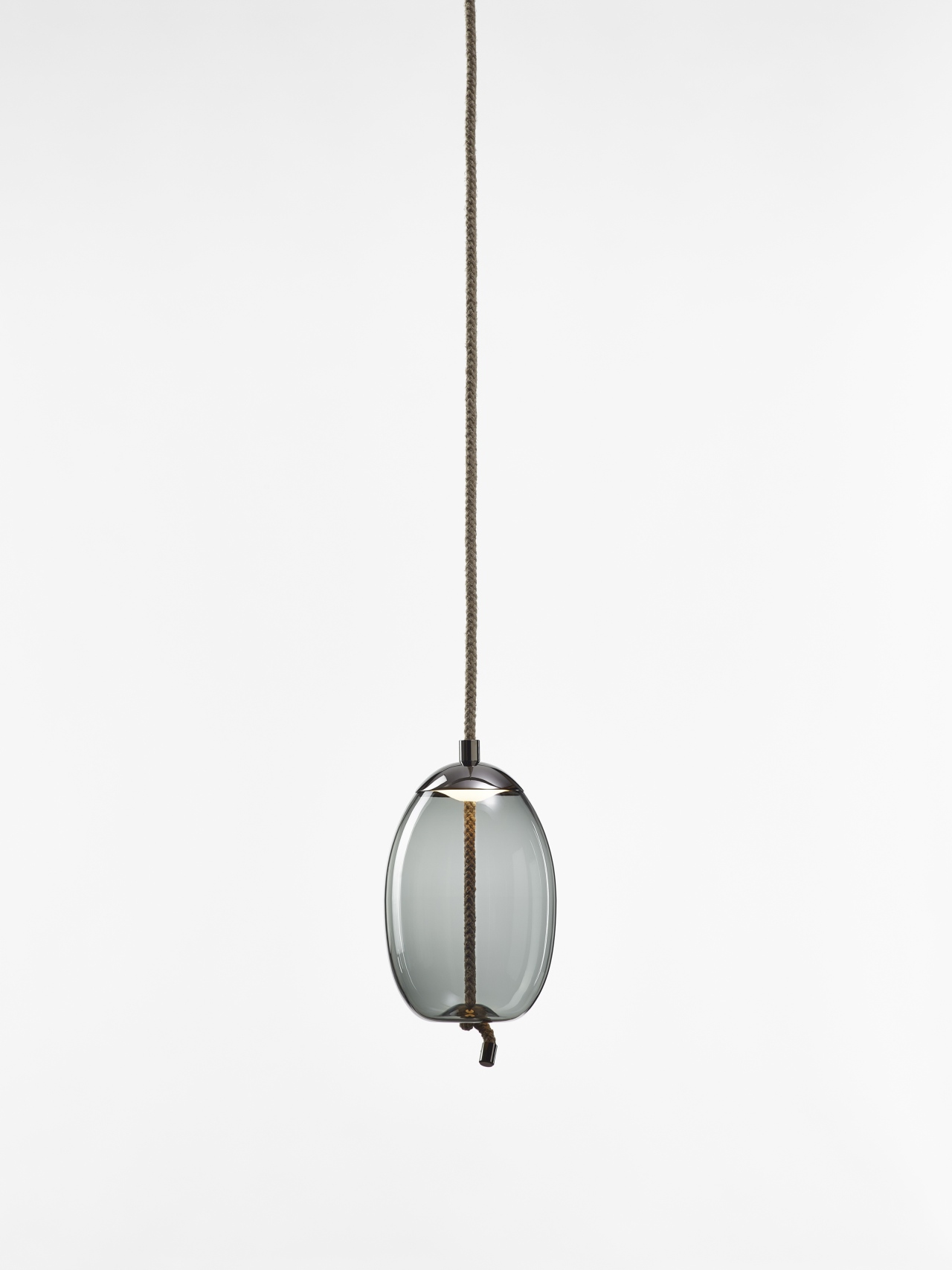 Levně Brokis Designové závěsné svítidlo Knot Small Uovo, PC1036 Povrch Montury: Broušená bronz lak, Barva skla: Hnědá kouřová - transparentní sklo, Povrch baldachýnu: broušená bronz lak
