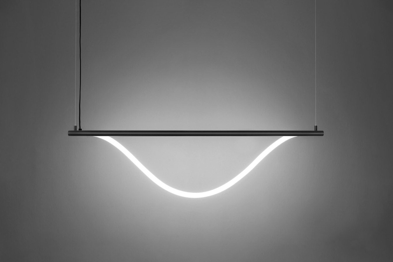 Levně ZAHO Závěsné LED svítidlo SPRITZER 2, 34W, d. 140 cm Barva: Černá, Teplota světla: 2700K - teplá bílá, Stmívání, řízení: Casambi