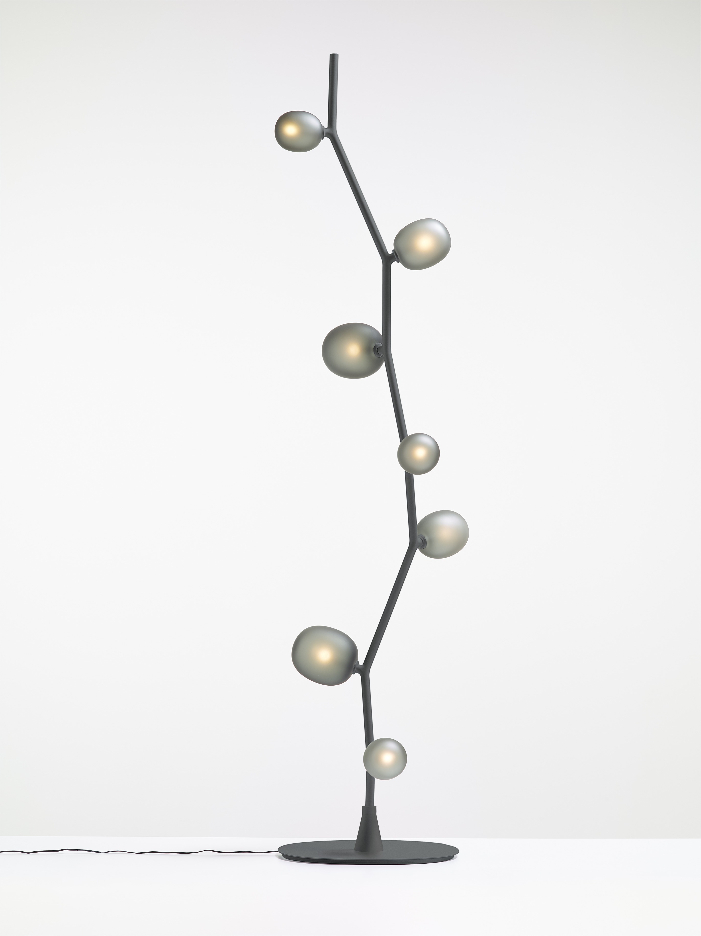 Levně Brokis Designová stojací lampa Ivy table PC1132, 7xG4 Povrch Montury: kov - antracitově šedý matovaný komaxit se strukturou, Barva skla: Šedá kouřová - transparentní sklo
