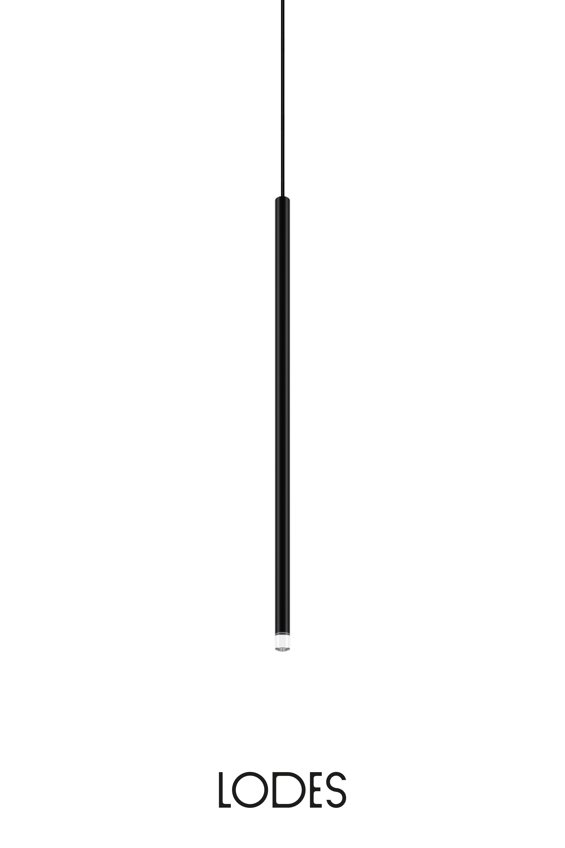 Levně Lodes LED závěsné svítidlo A-Tube Nano M, v.60cm, 1x3W Barva: Matná černá, Teplota světla: 2700K - teplá bílá, Barva kabelu: černá