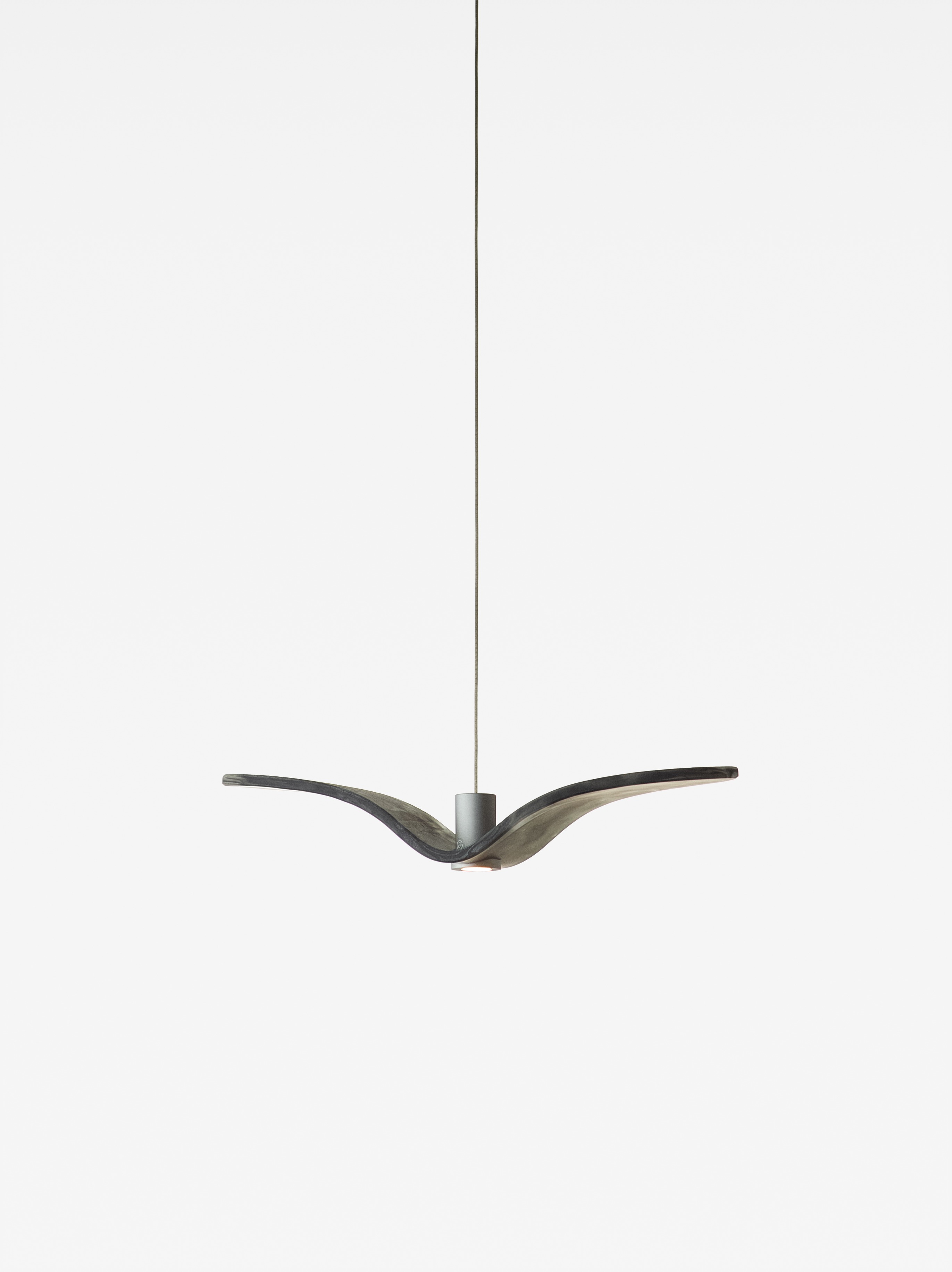 Levně Designové závěsné svítidlo Brokis Night Birds Mini PC1385 Povrch Montury: Černý elox, Barva skla: Opal - opaktní - masiv, Baldachýn: Kov - bílý matovaný komaxit se strukturou