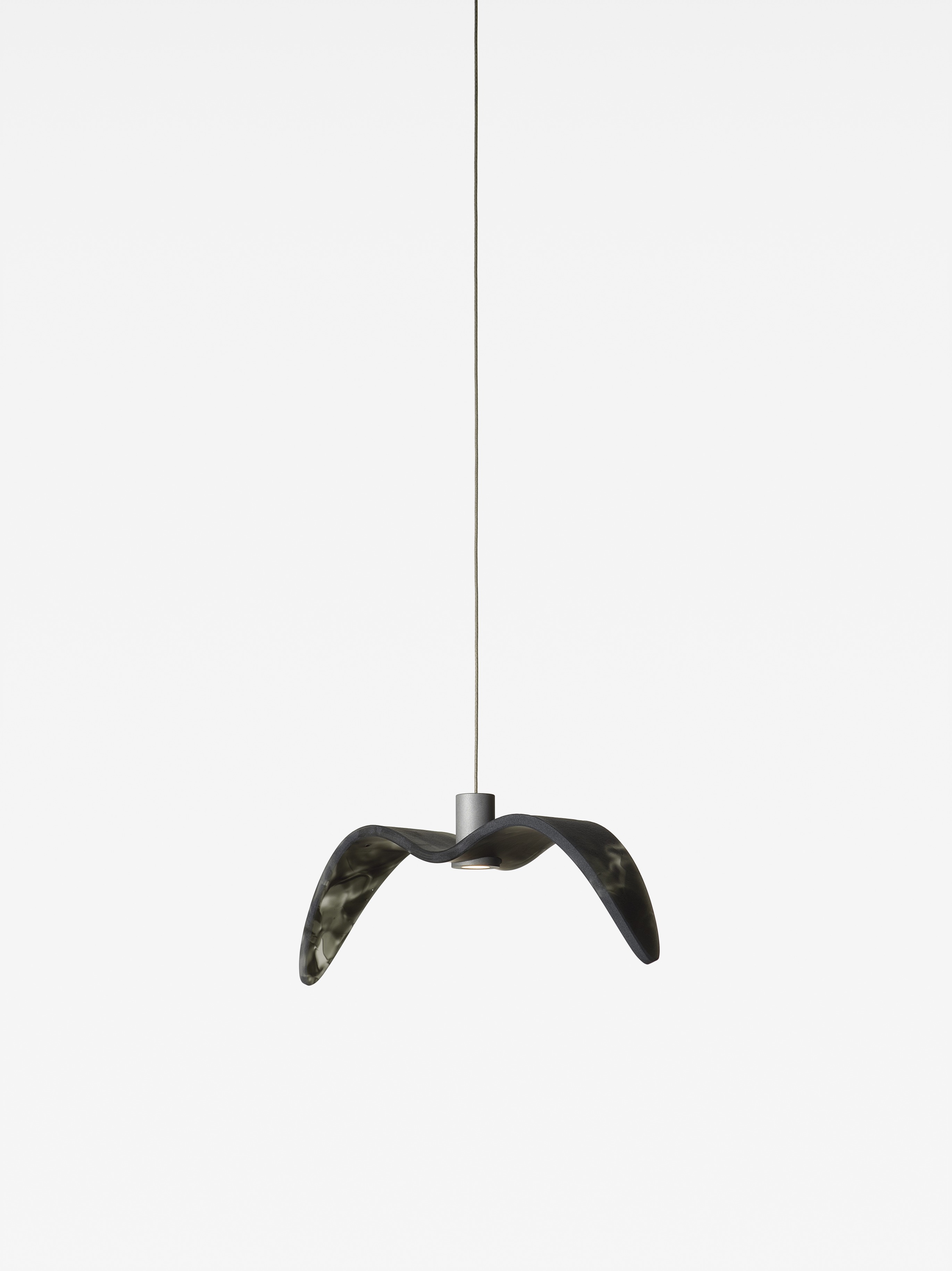 Levně Designové závěsné svítidlo Brokis Night Birds Mini PC1387 Povrch Montury: Černý elox, Barva skla: Opal - opaktní - masiv, Baldachýn: Kov - bílý matovaný komaxit se strukturou
