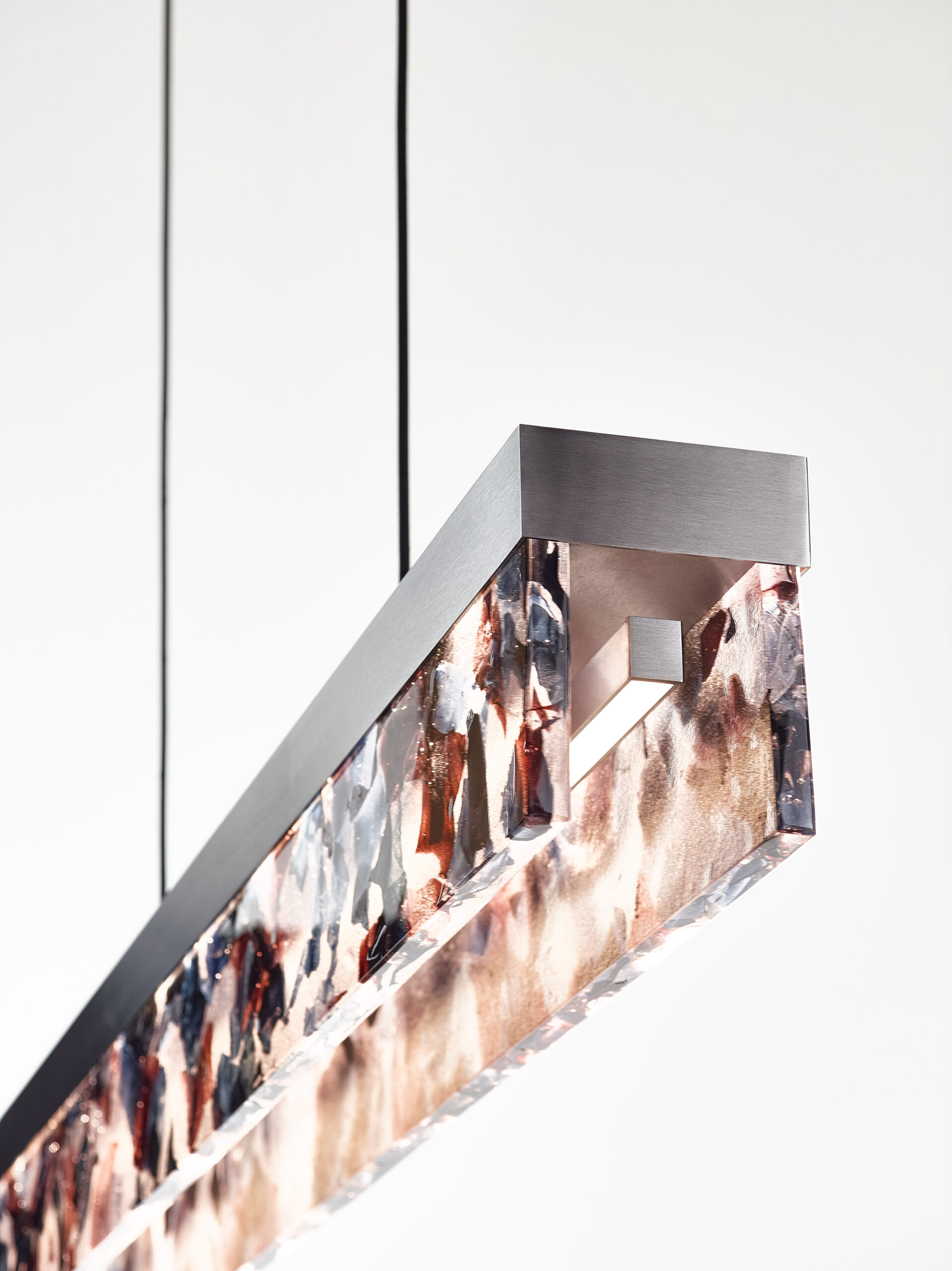 Bomma Luxusní LED závěsné svítidlo Fragment line, s baldachýnem Stmívání, řízení: Casambi, Povrch Montury: Kartáčovaná stříbrná, Barva skla: Černá