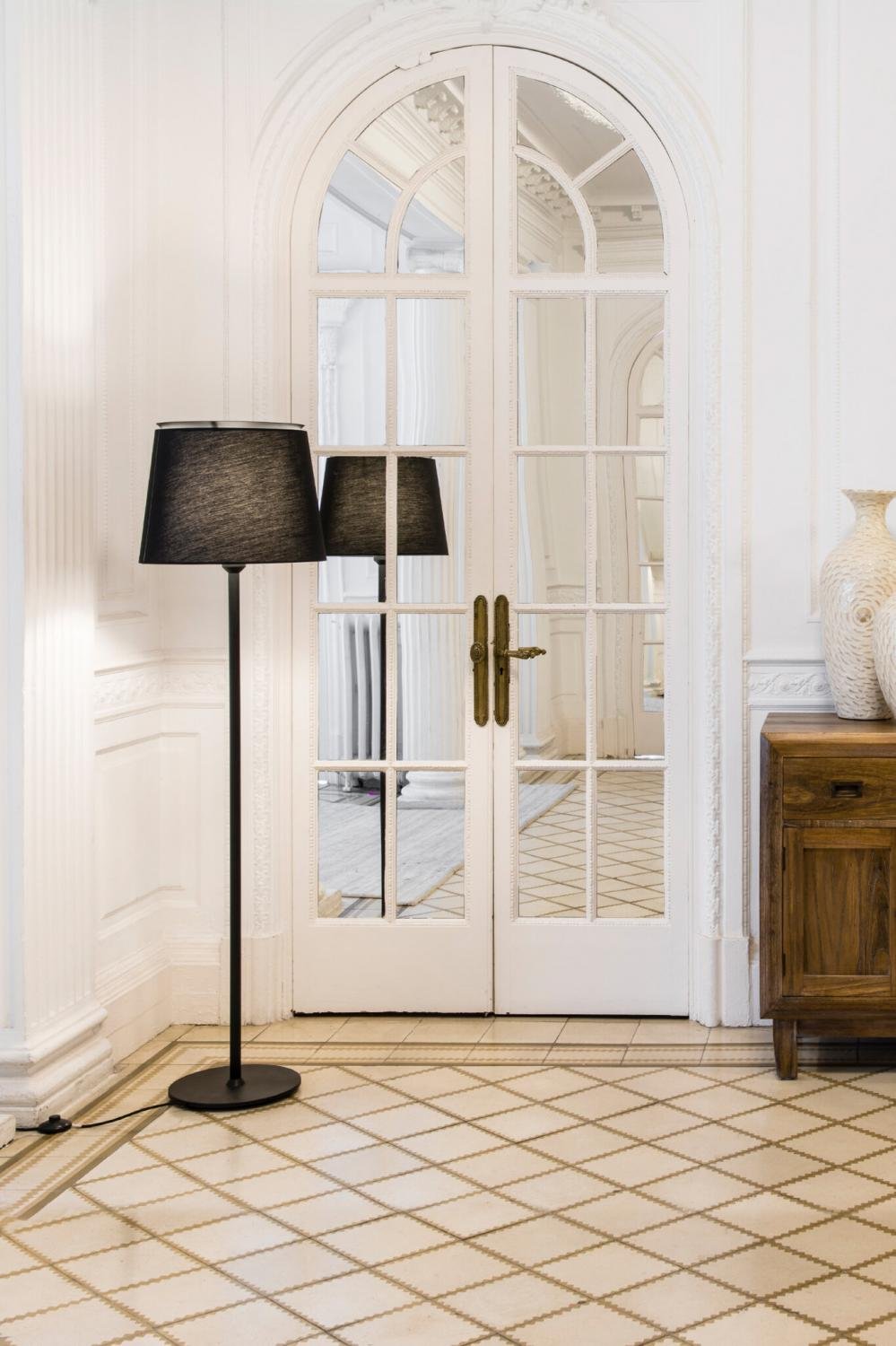 SAVOY černá stojací lampa - FARO