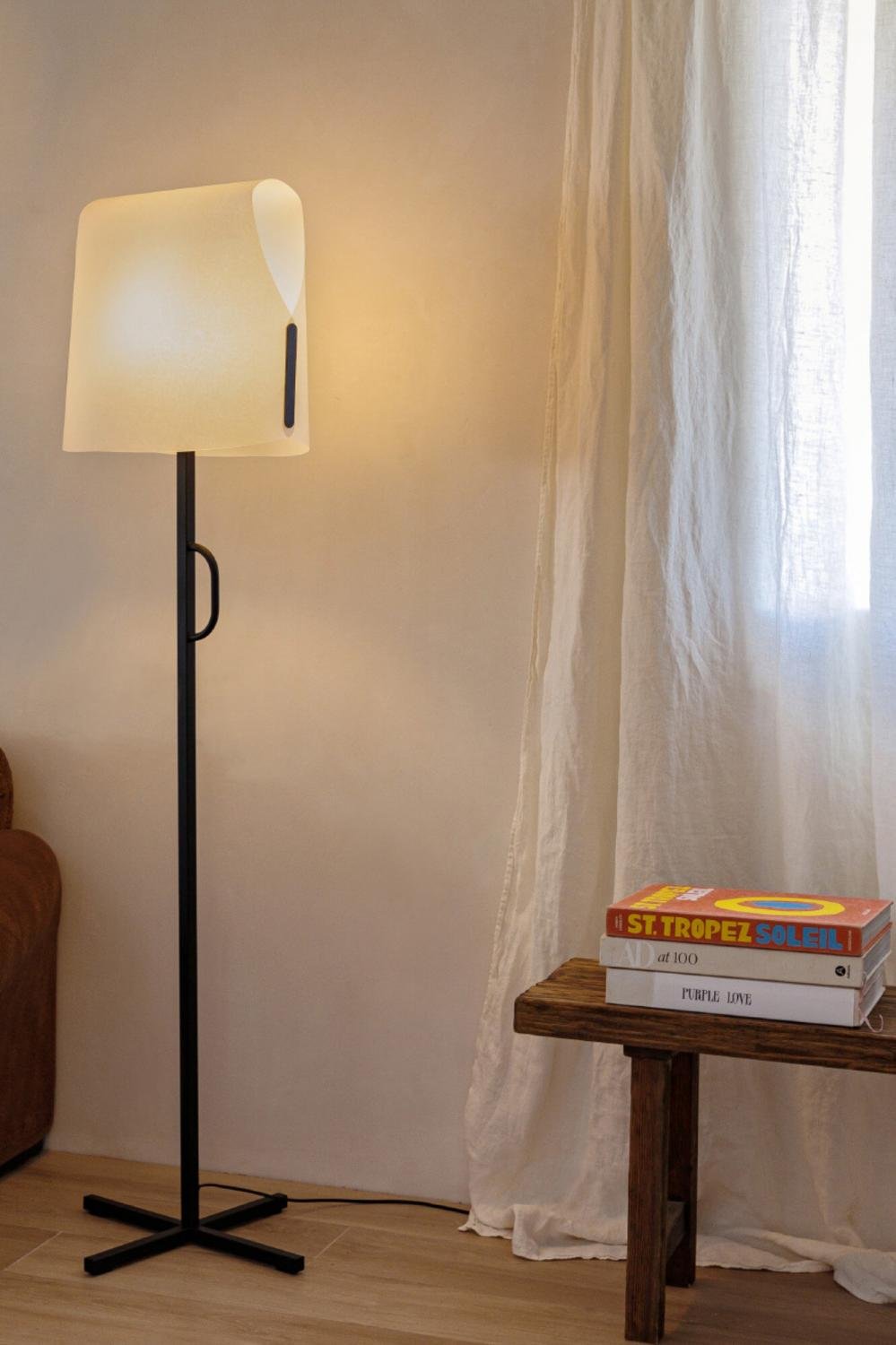 LUANG stojací lampa, černá/béžová - FARO