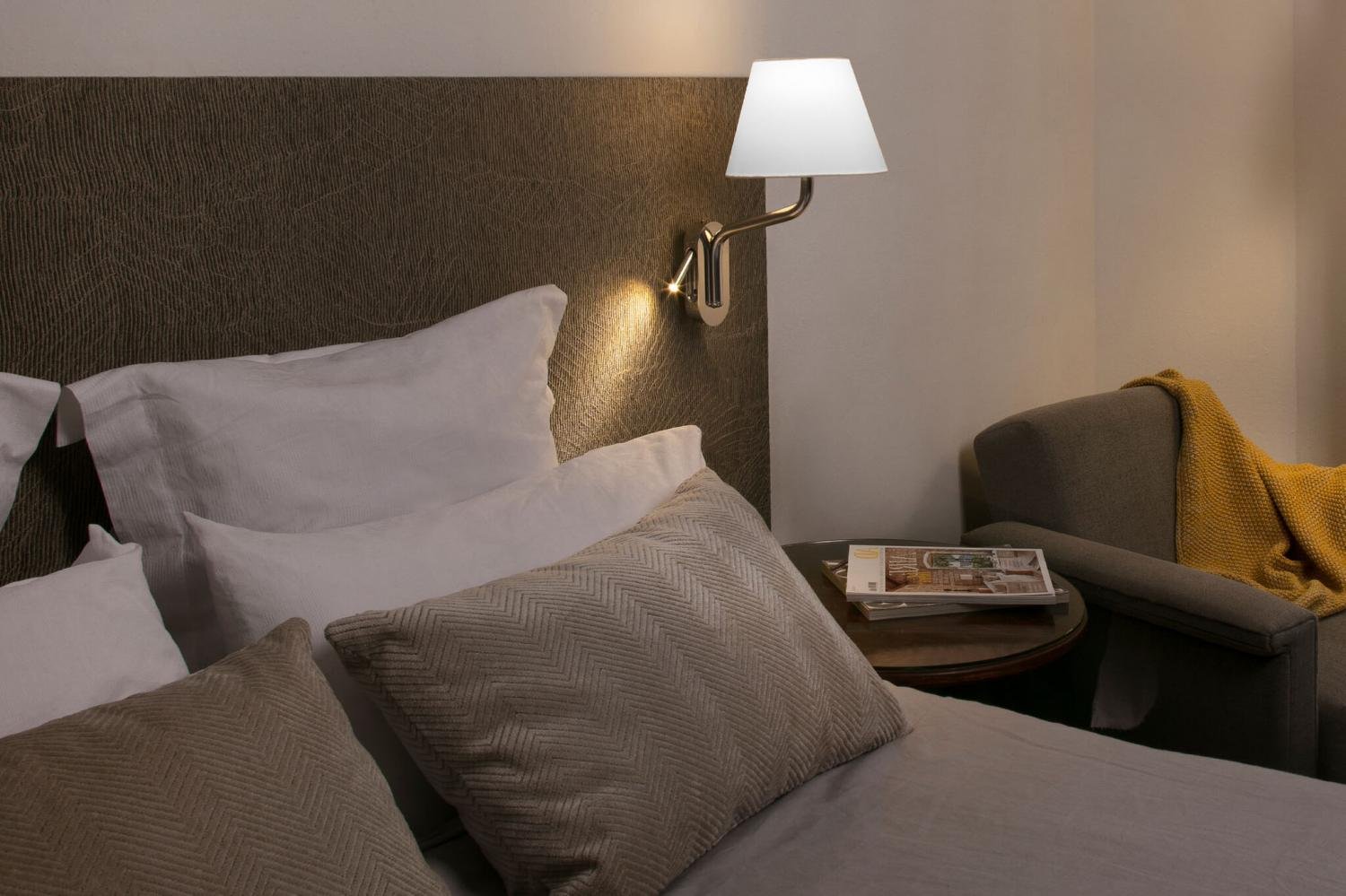 Levně ETERNA pravá chrom/bílá nástěnná lampa se čtecí lampičkou - FARO