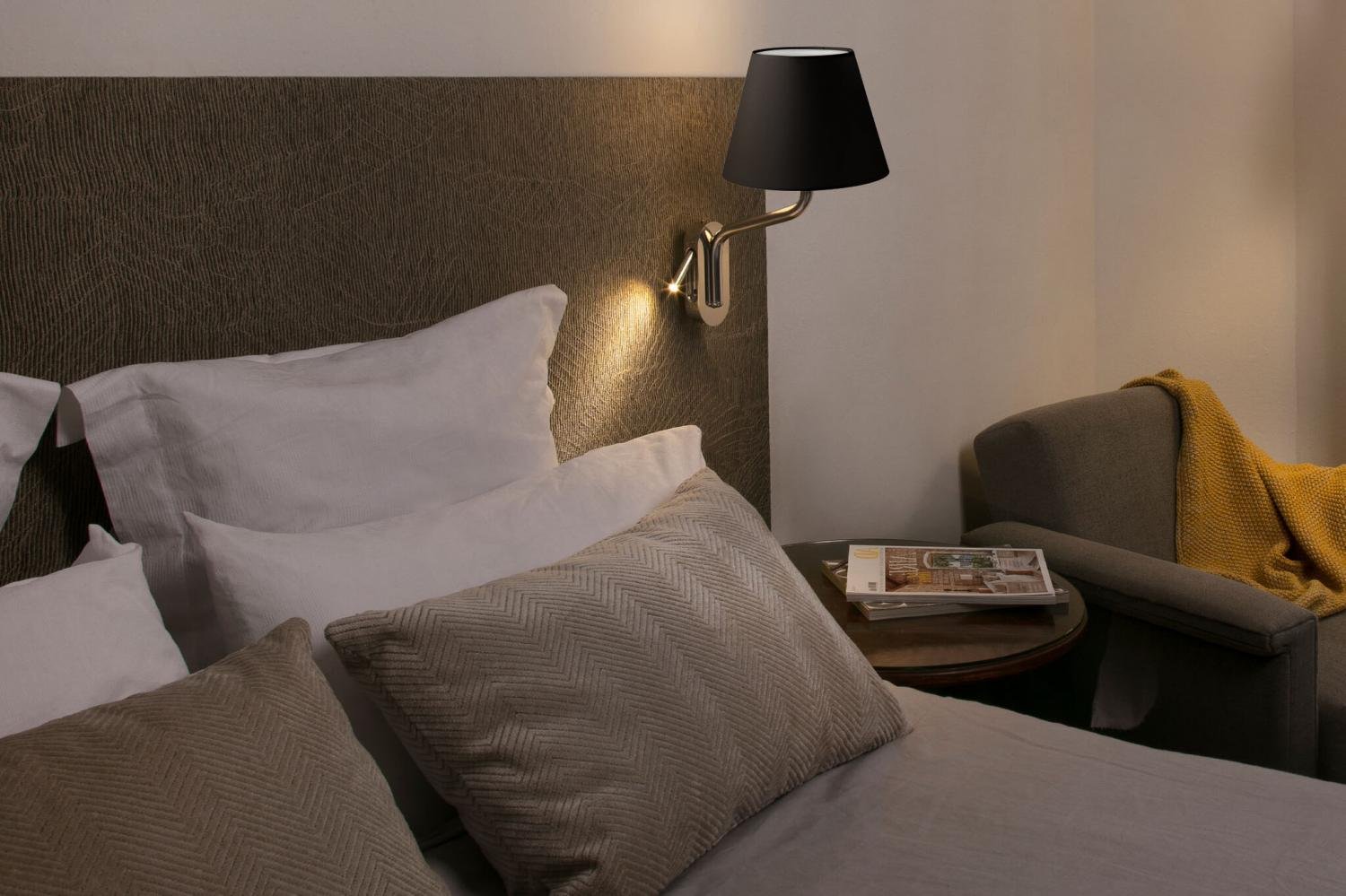 ETERNA pravá chrom/černá nástěnná lampa se čtecí lampičkou - FARO